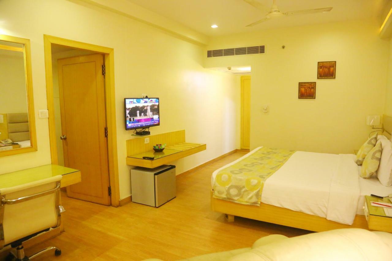 Royal Fort Hotel Visakhapatnam Exterior photo